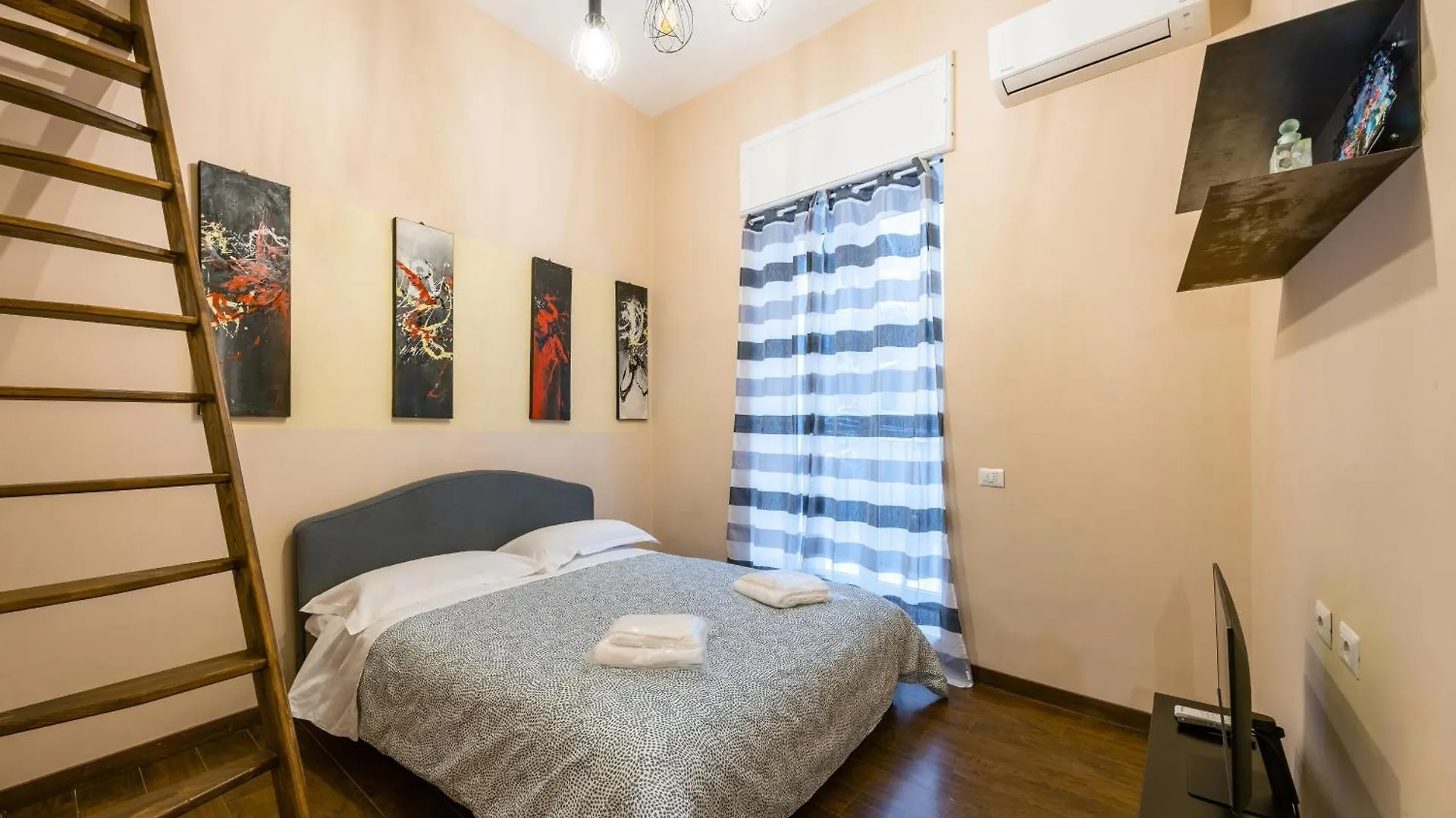 Apartment A Due Passi - Quartieri Spagnoli Naples