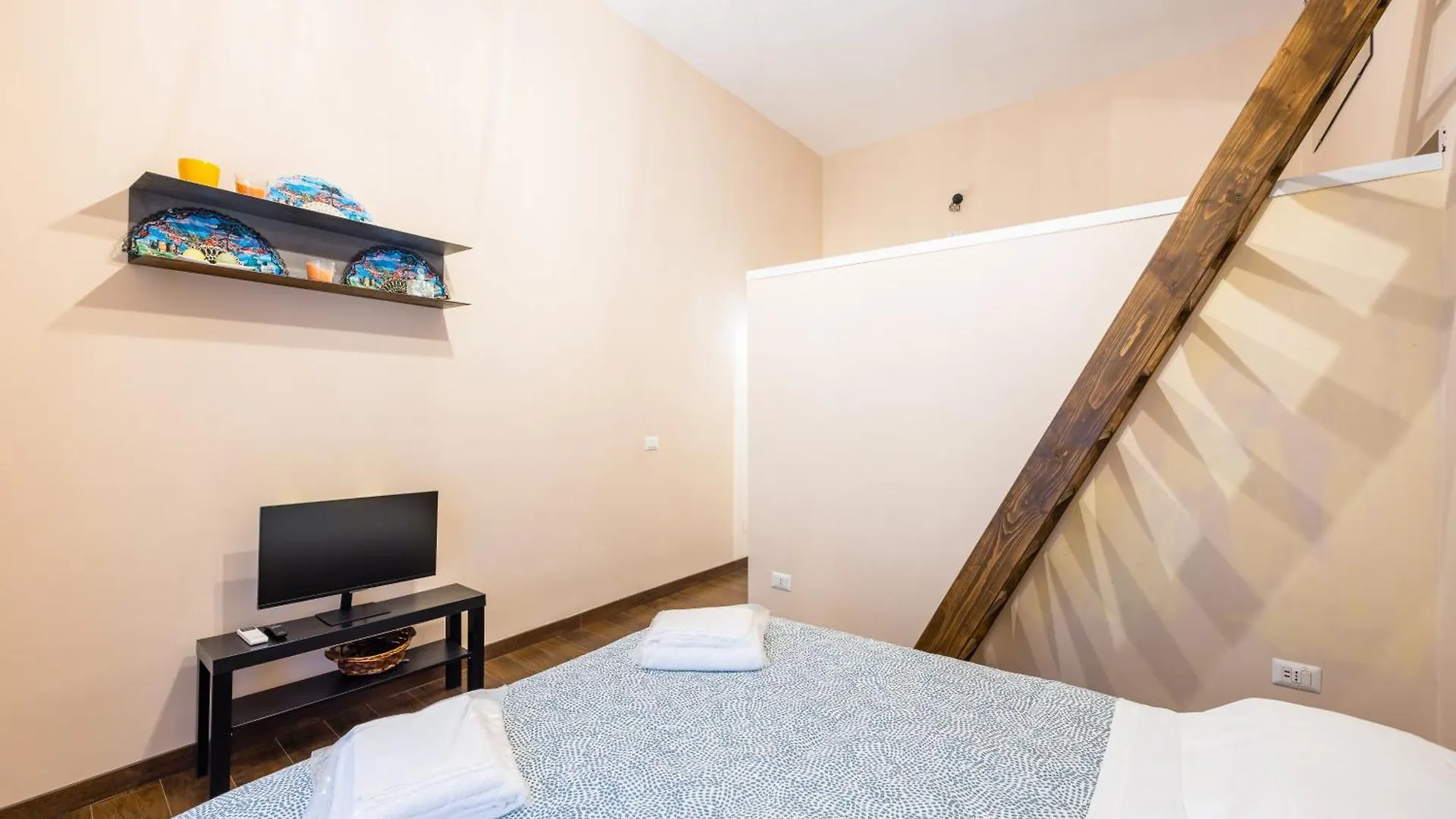 Apartment A Due Passi - Quartieri Spagnoli Naples