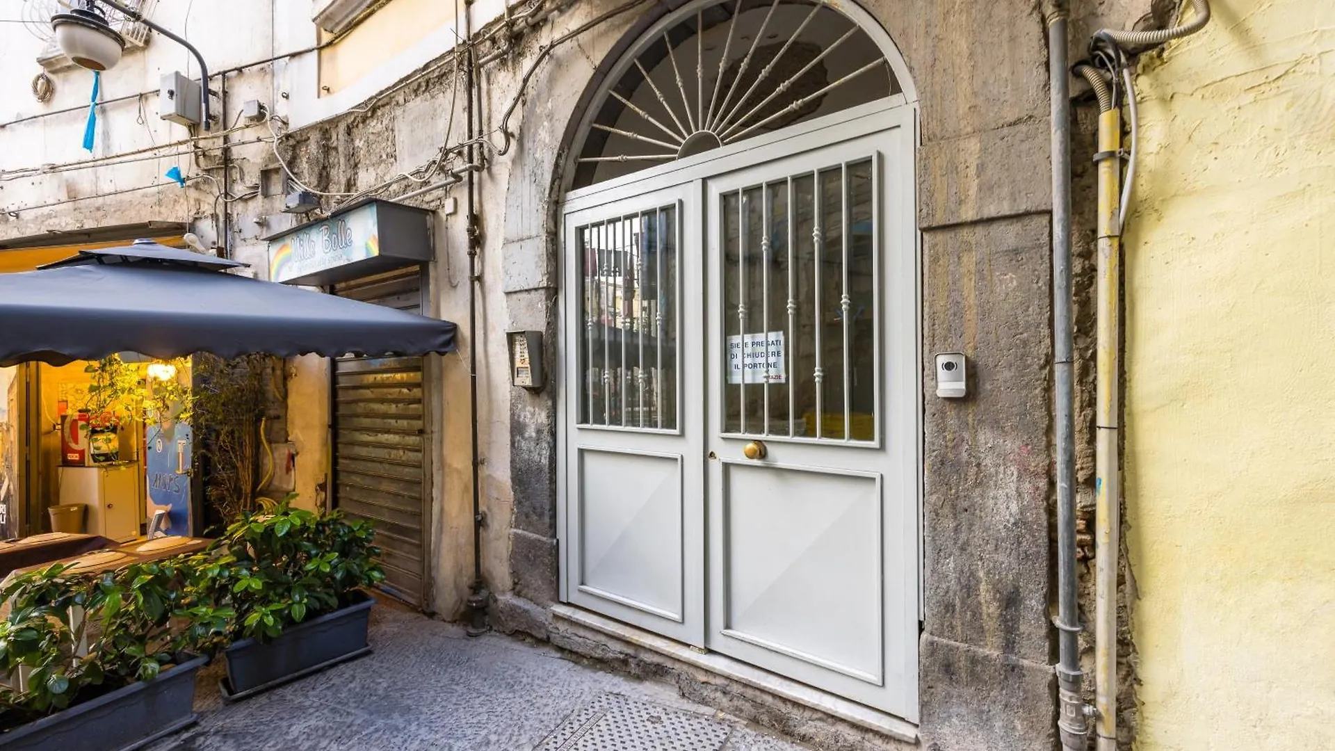 A Due Passi - Quartieri Spagnoli Naples 0*,  Italy